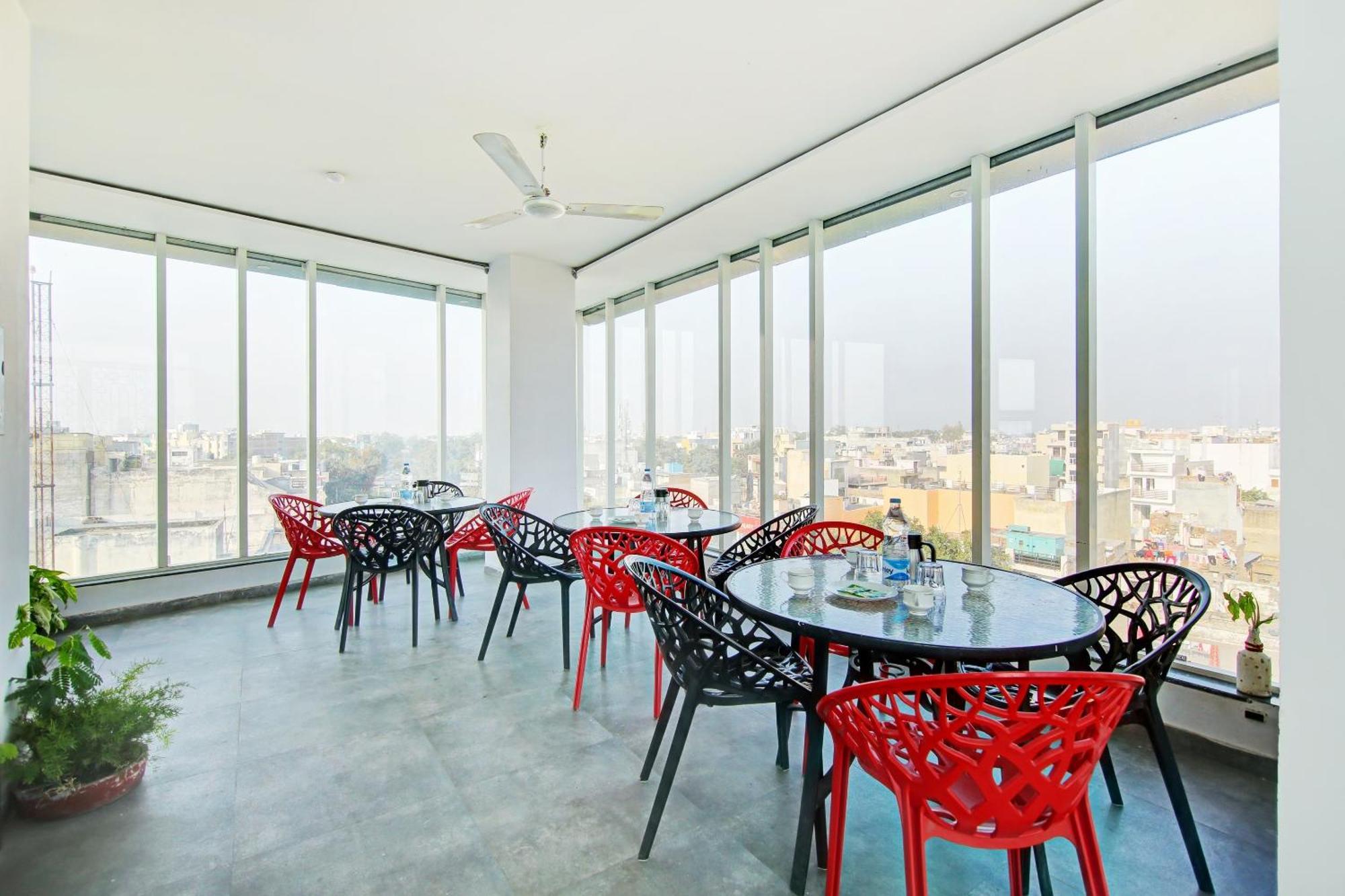 Super Townhouse Geetanjali Inn คูร์เคาน์ ภายนอก รูปภาพ