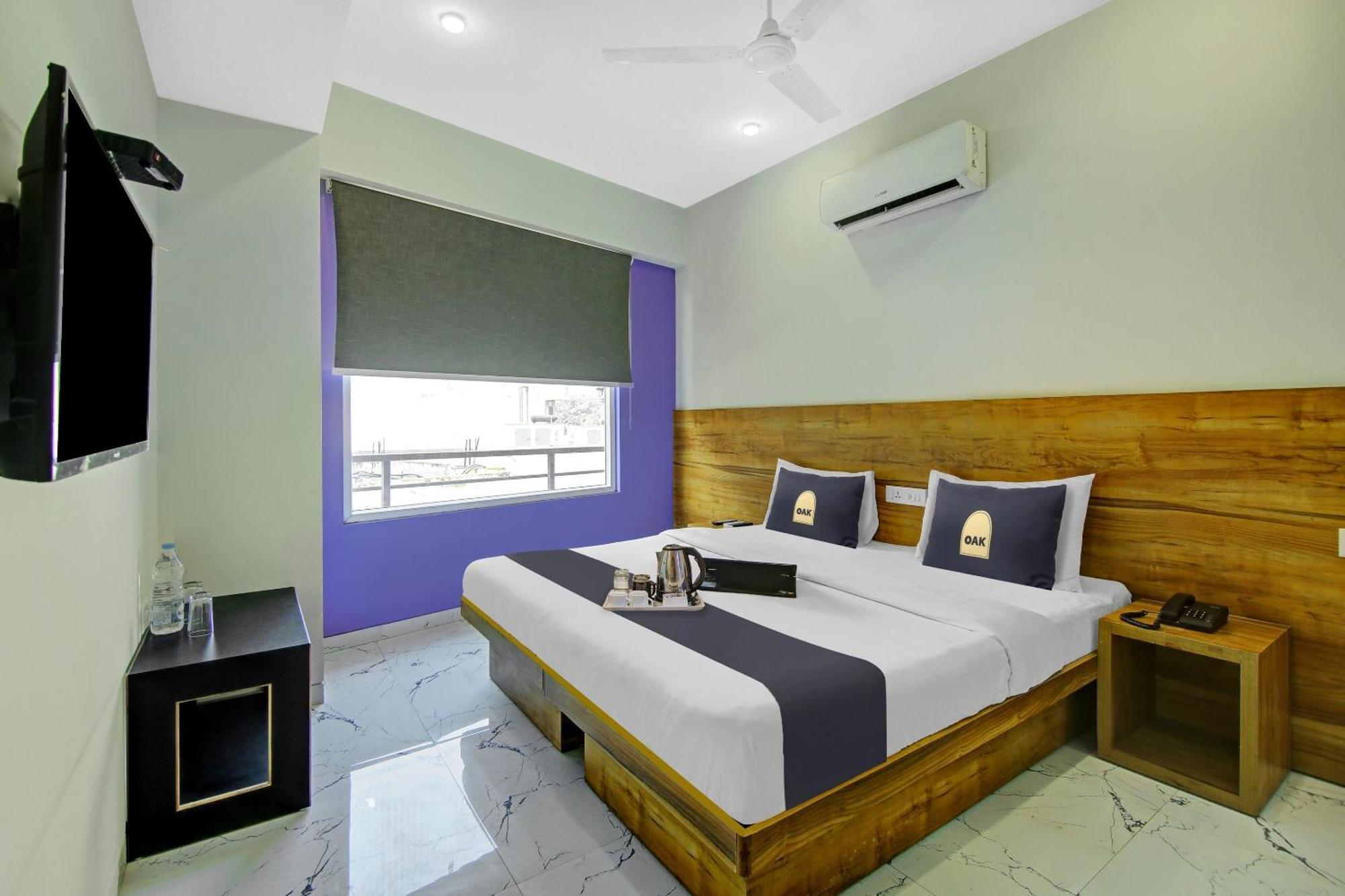 Super Townhouse Geetanjali Inn คูร์เคาน์ ภายนอก รูปภาพ