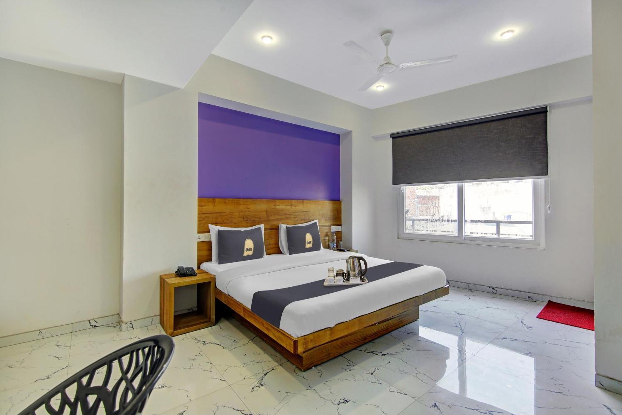 Super Townhouse Geetanjali Inn คูร์เคาน์ ภายนอก รูปภาพ
