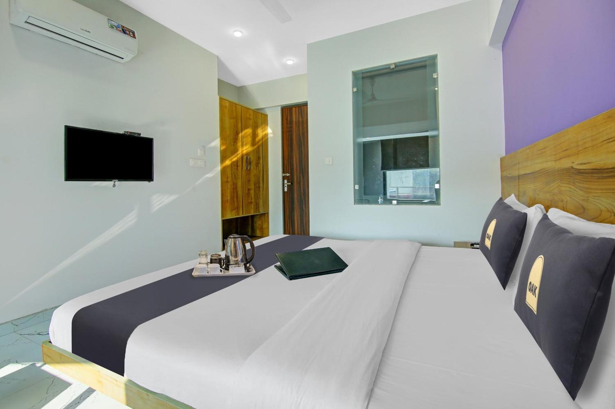 Super Townhouse Geetanjali Inn คูร์เคาน์ ภายนอก รูปภาพ